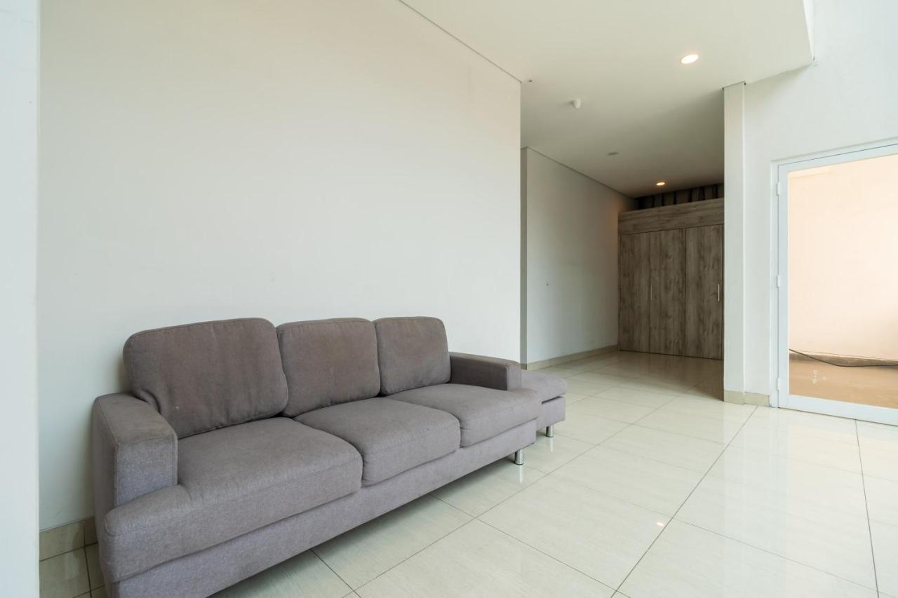 Urbanview Hotel Casa Kota Mangga Besar Jakarta Exterior foto